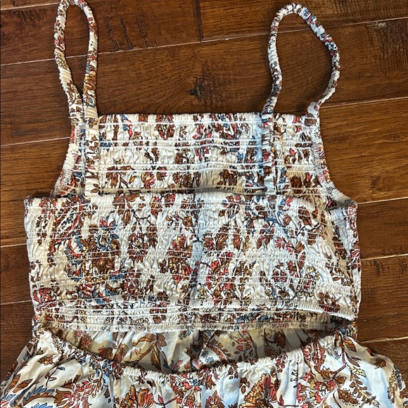 OLD NAVY Floral Maxi Dress in Cream with floral pattern - Picture 4 of 4